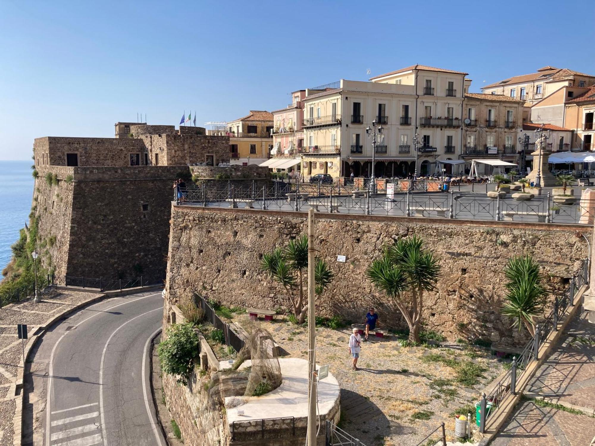 Residenza Ferdinando - 40M Dal Mare Apartment Pizzo  Bagian luar foto