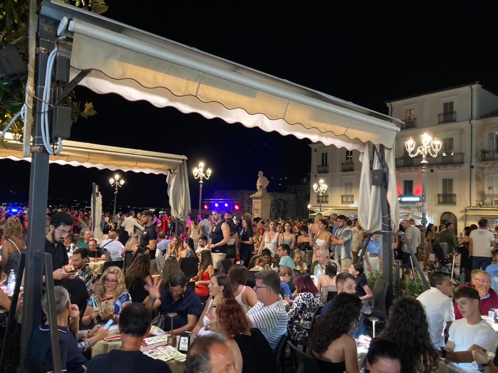 Residenza Ferdinando - 40M Dal Mare Apartment Pizzo  Bagian luar foto